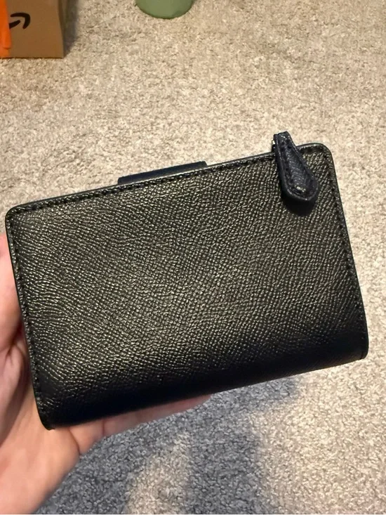 Coach Outlet Medium Corner Zip Wallet Black Leather - Picture 2 of 5